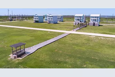 639 Arlo Terrace, Gilchrist, TX 77617 - Photo 5