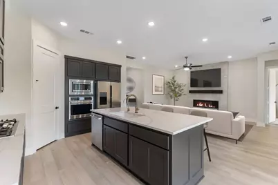 8143 Fenway Heights Dr, The Woodlands, TX 77389 - Photo 11