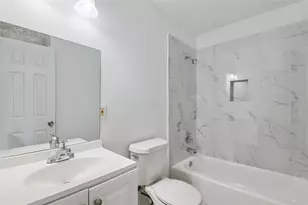 986 Dewalt St, Houston, TX 77088 - Photo 9