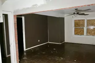 5221 Malmedy Rd, Houston, TX 77033 - Photo 5