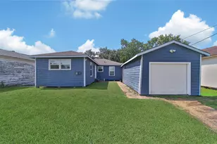 1606 W 8th St, Freeport, TX 77541 - Photo 5