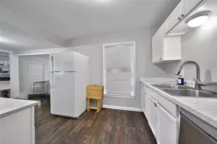 1606 W 8th St, Freeport, TX 77541 - Photo 9