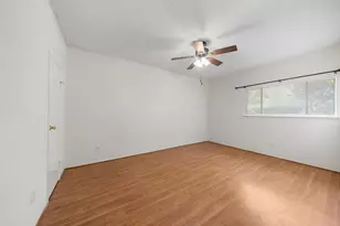 7033 N Holiday Dr, Galveston, TX 77550 - Photo 17
