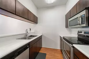 7033 N Holiday Dr, Galveston, TX 77550 - Photo 9