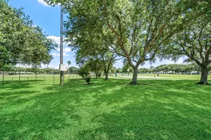 7033 N Holiday Dr, Galveston, TX 77550 - Photo 23