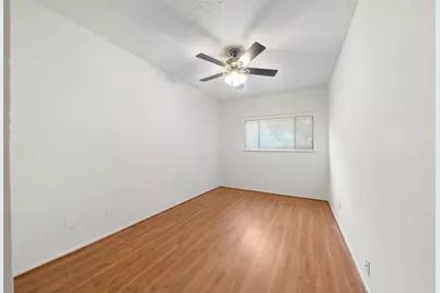 7033 N Holiday Drive, Galveston, TX 77550 - Photo 15