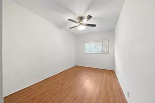 7033 N Holiday Dr, Galveston, TX 77550 - Photo 15