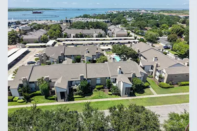 7033 N Holiday Drive, Galveston, TX 77550 - Photo 37