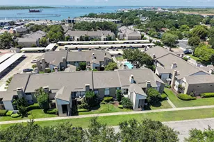 7033 N Holiday Dr, Galveston, TX 77550 - Photo 37