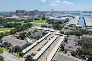 7033 N Holiday Dr, Galveston, TX 77550 - Photo 41