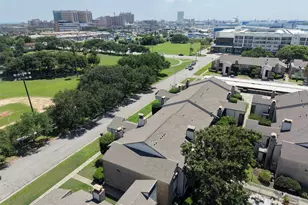 7033 N Holiday Dr, Galveston, TX 77550 - Photo 33