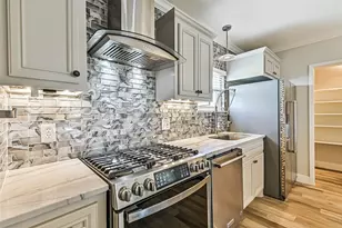 4019 3rd St, Galveston, TX 77554 - Photo 13