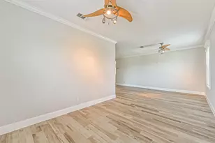 4019 3rd St, Galveston, TX 77554 - Photo 9