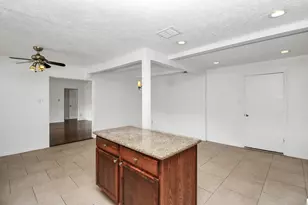 10131 Kent Towne Ln, Sugar Land, TX 77498 - Photo 15