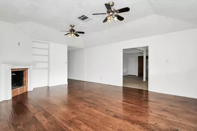 10131 Kent Towne Ln, Sugar Land, TX 77498 - Photo 29