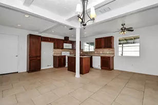 10131 Kent Towne Ln, Sugar Land, TX 77498 - Photo 9