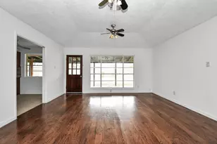 10131 Kent Towne Ln, Sugar Land, TX 77498 - Photo 21