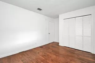 10131 Kent Towne Ln, Sugar Land, TX 77498 - Photo 13