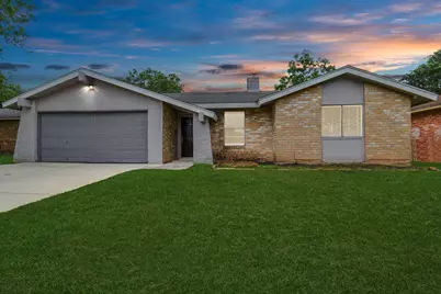 10131 Kent Towne Ln, Sugar Land, TX 77498 - Photo 3