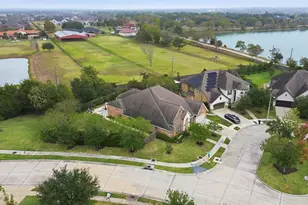 2501 Cedar Path Ct, Friendswood, TX 77546 - Photo 3