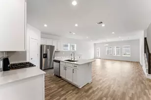 14215 Black Cyn Ln, Conroe, TX 77384 - Photo 3