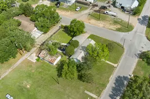 211 15th St, Hempstead, TX 77445 - Photo 25
