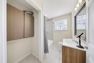 10706 Bauman Rd, Houston, TX 77076 - Photo 17