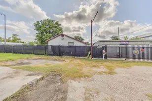 10706 Bauman Rd, Houston, TX 77076 - Photo 27