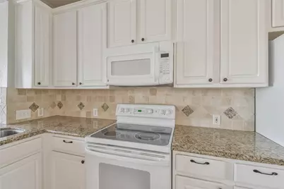 43 Alderon Woods Place, The Woodlands, TX 77382 - Photo 17