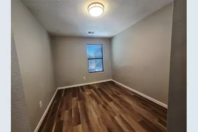 1011 Larks Trace Lane, Houston, TX 77090 - Photo 17