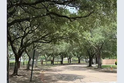 501 Valley Brook Drive, La Porte, TX 77571 - Photo 17