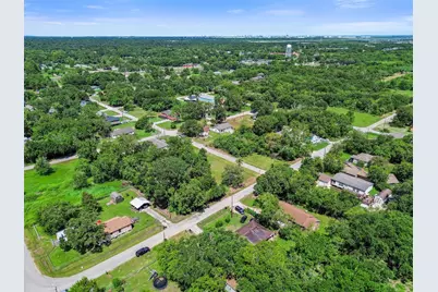 6718 Overton Street, Hitchcock, TX 77563 - Photo 11