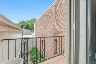 9454 Briar Forest Dr, Houston, TX 77063 - Photo 23