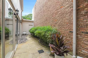 9454 Briar Forest Dr, Houston, TX 77063 - Photo 21