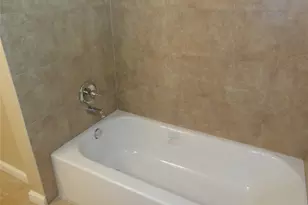2735 Manila Ln, Houston, TX 77043 - Photo 17