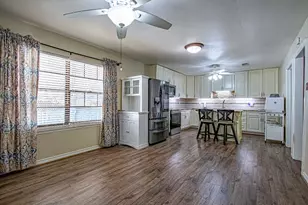 169 Pecan Cv, Livingston, TX 77351 - Photo 11