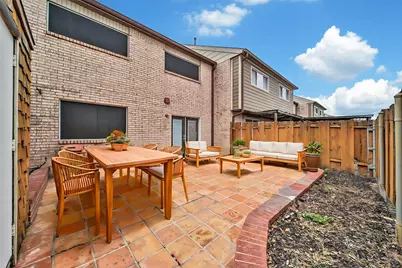 2202 Shadowdale Drive, Houston, TX 77043 - Photo 7