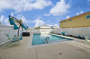 406 Tahiti Rd, Tiki Island, TX 77554 - Photo 7