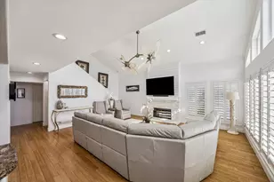 406 Tahiti Rd, Tiki Island, TX 77554 - Photo 13