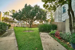 2816 Holly Hall St, Houston, TX 77054 - Photo 15