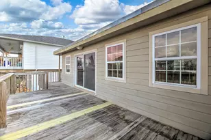 114 Bayou Vista Dr, Hitchcock, TX 77563 - Photo 17