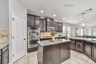 609 Eagle Hollow Ln, League City, TX 77573 - Photo 11