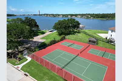 307 Crestwood Drive, El Lago, TX 77586 - Photo 5