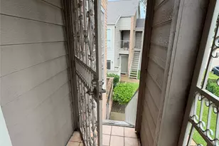 6701 Sands Point Dr, Houston, TX 77074 - Photo 3