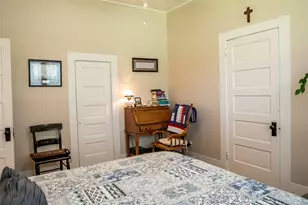 401 N Colorado St, Burton, TX 77835 - Photo 13