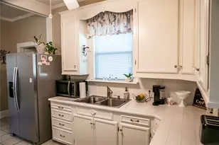 401 N Colorado St, Burton, TX 77835 - Photo 11