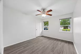 5850 Southminster Dr, Houston, TX 77035 - Photo 9