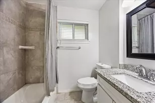 5850 Southminster Dr, Houston, TX 77035 - Photo 7