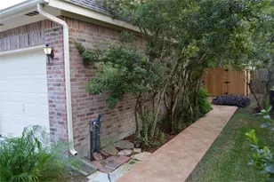 1622 Sandy Park Dr, Kingwood, TX 77339 - Photo 3