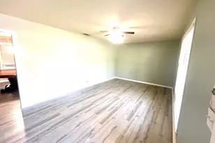 817 Washington St, Columbus, TX 78934 - Photo 5